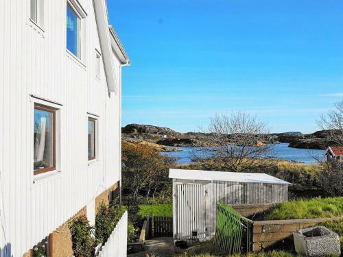 Three-bedroom Holiday Home In Fjell