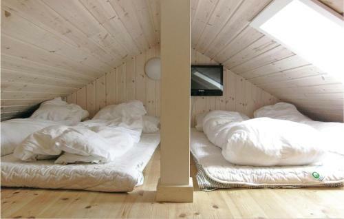 Five-bedroom Holiday Home In Kopingsvik