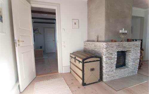 Four-bedroom Holiday Home In Larbro