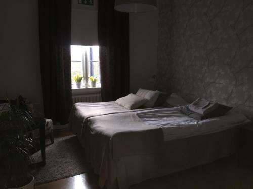 Hotel H�jdens L�gprishotell