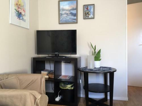 Hotel H�jdens L�gprishotell