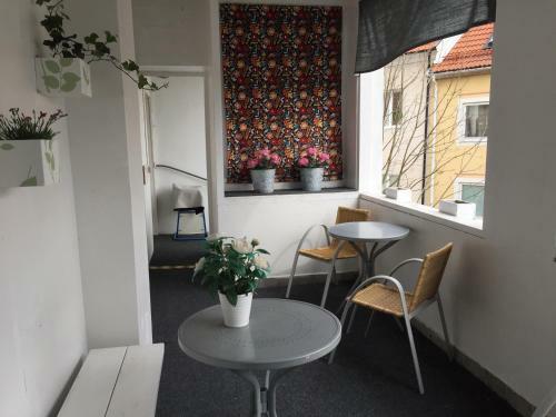 Hotel H�jdens L�gprishotell