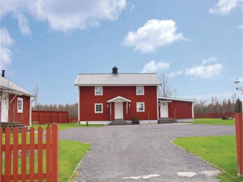 Four-bedroom Holiday Home In Rorvik