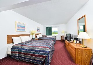 Hotel Rodeway Inn & Suites