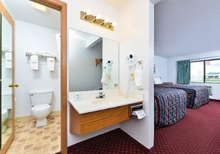 Hotel Rodeway Inn & Suites