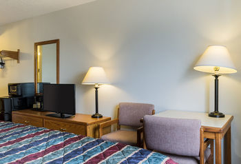 Hotel Rodeway Inn & Suites