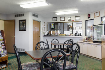 Hotel Rodeway Inn & Suites