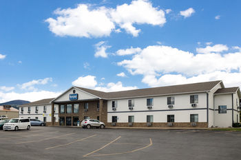 Hotel Rodeway Inn & Suites