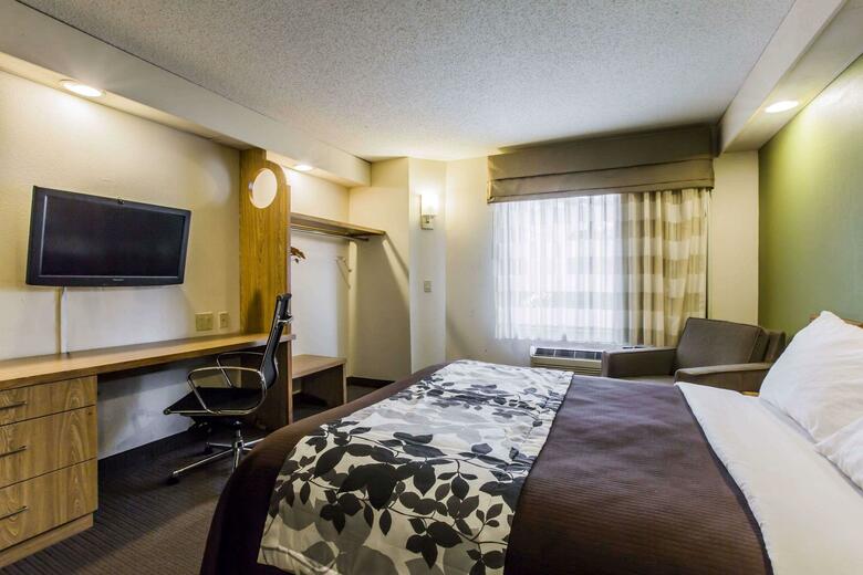 Hotel Sleep Inn At Six Flags