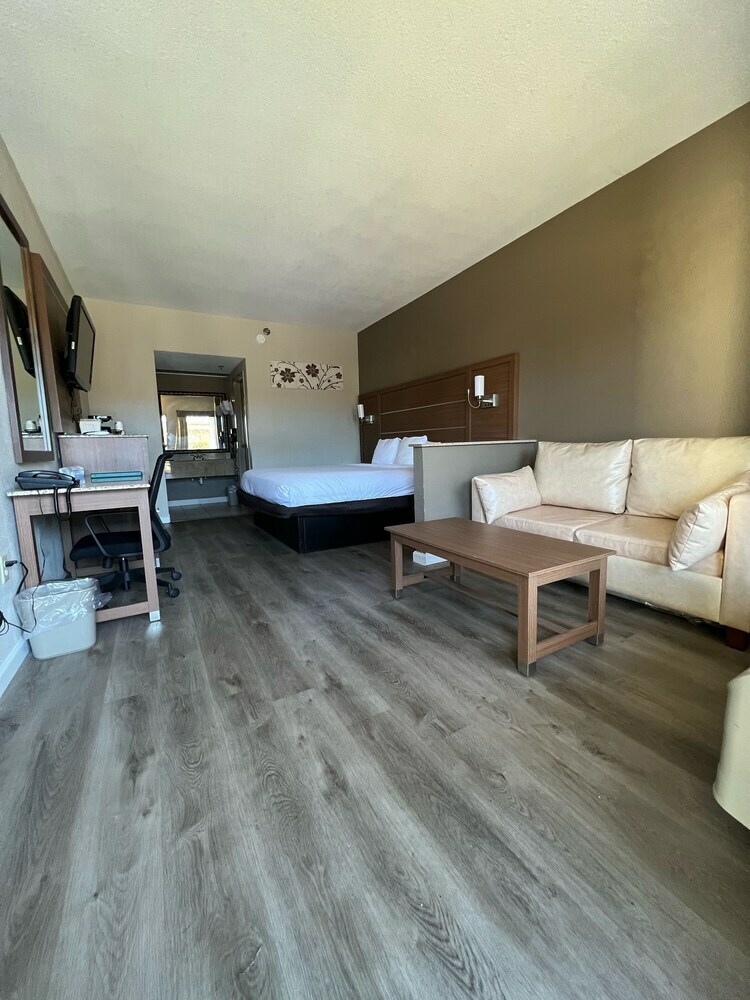Hotel Quality Inn & Suites At Six Flags