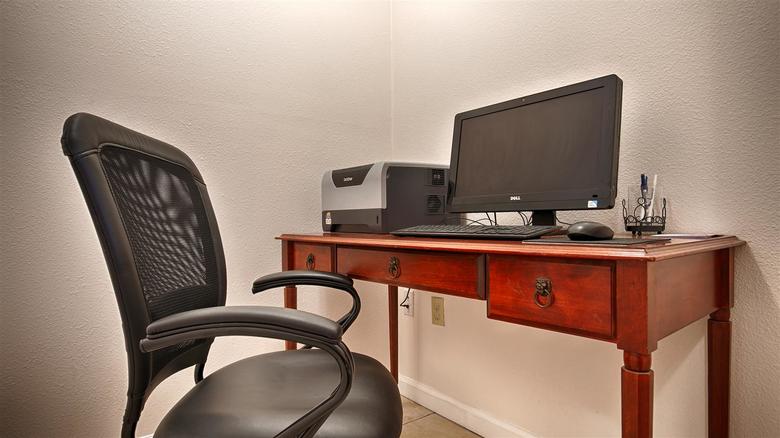 Best Western Salinas Monterey Hotel