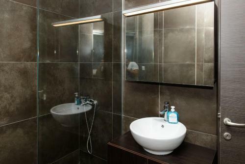 Apartment & Parking 100m Kerameikos Metro