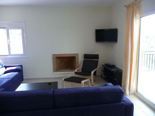 Cozy Villa In Agia Triada With Pool And Deckchair