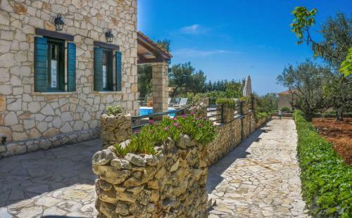 Villa Aresti Mountain Resort