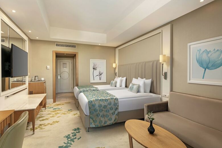 Titanic Beach & Resort De Luxe Hotel