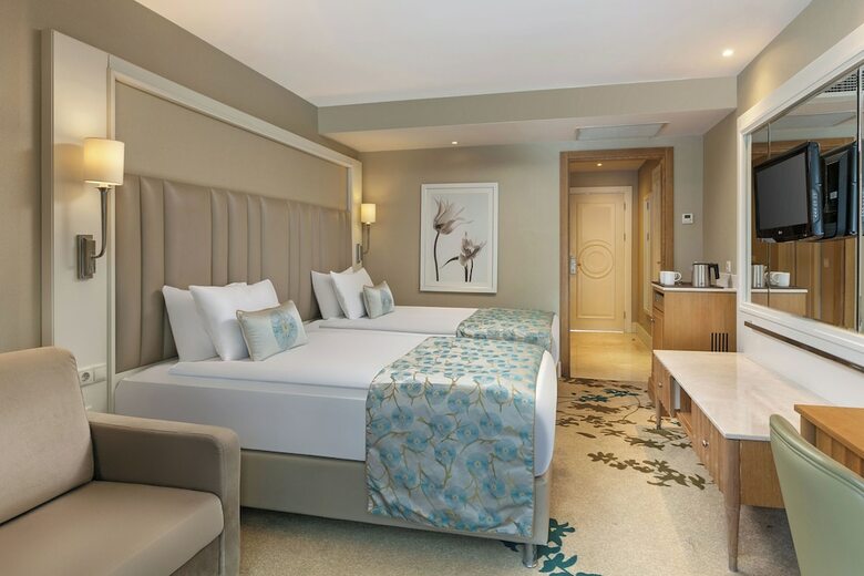Titanic Beach & Resort De Luxe Hotel