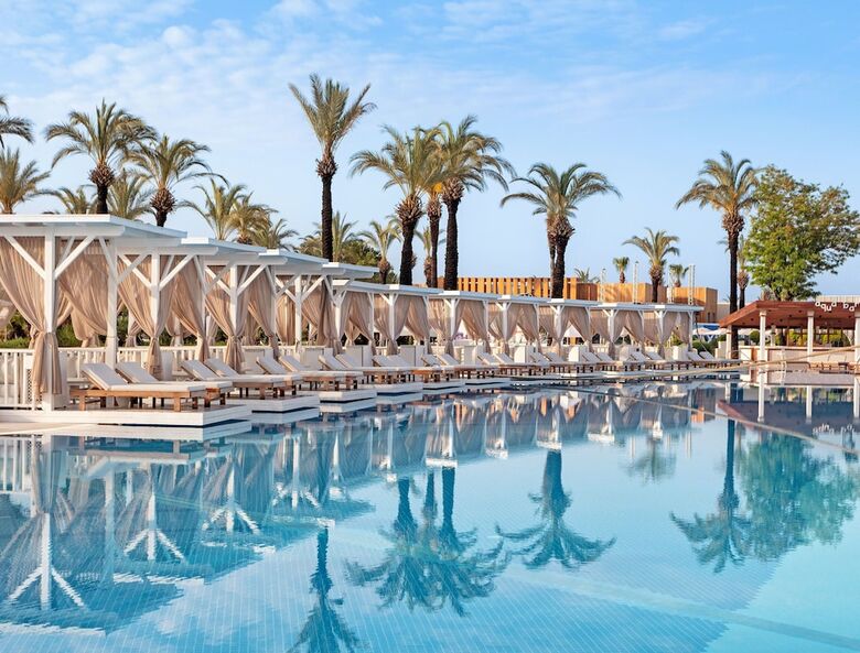 Titanic Beach & Resort De Luxe Hotel