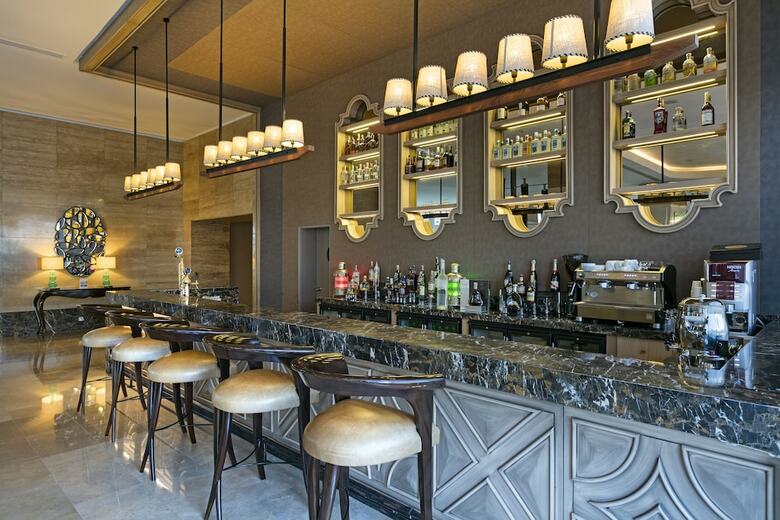 Titanic Beach & Resort De Luxe Hotel