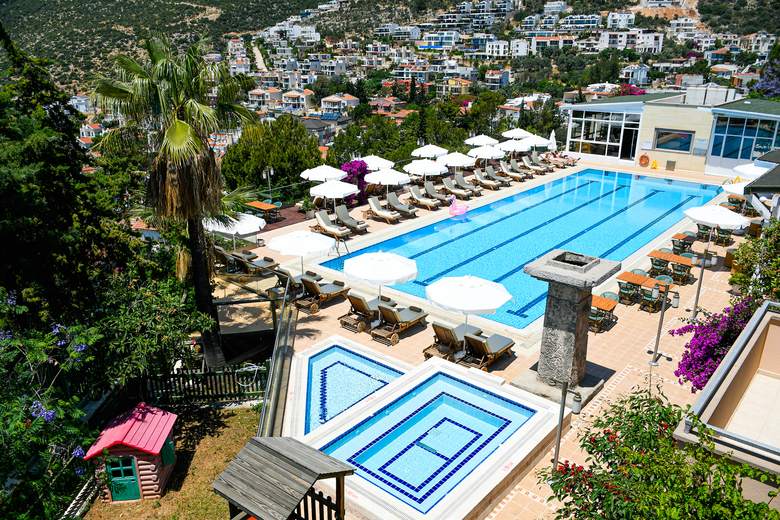 Happy Hotel
