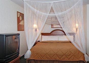 Hotel Comfort Inn & Suites