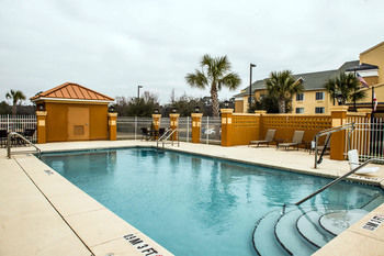 Hotel Comfort Inn & Suites