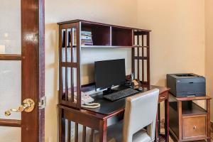 Hotel Comfort Inn & Suites