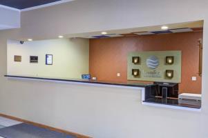 Hotel Comfort Inn & Suites