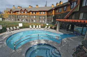 Hotel Resort At Canmore Banff