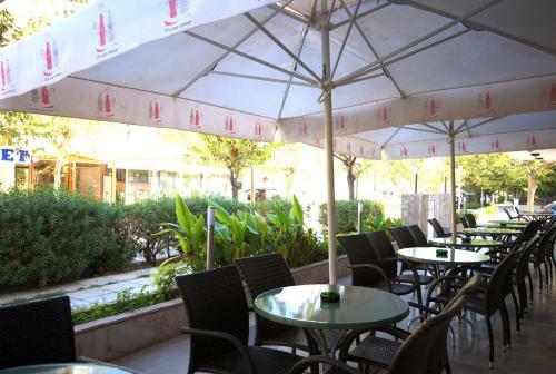 Poseidon Hotel And Apartments