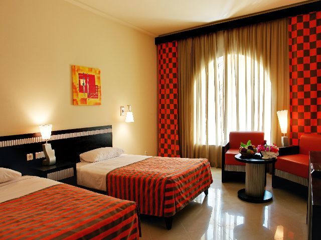 Elysees Apartment Hotel