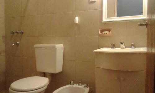 Rada Tilly Apart