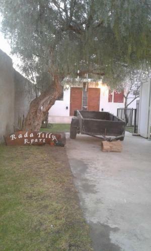 Rada Tilly Apart