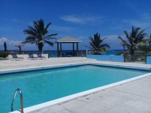 The White House, Long Island