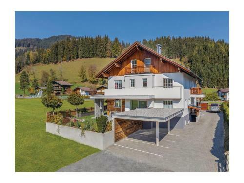 Three-bedroom Apartment In Flachau