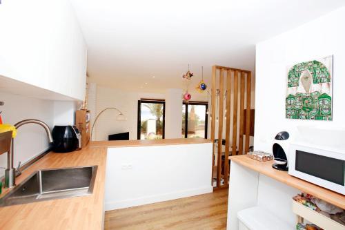 Beachfront Prime Holidays Apartment Bah�a Dej�vea