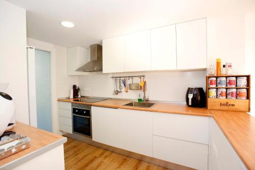 Beachfront Prime Holidays Apartment Bah�a Dej�vea