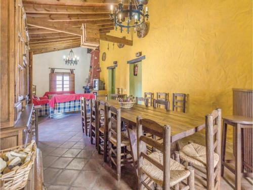 Five-bedroom Holiday Home In Almachar