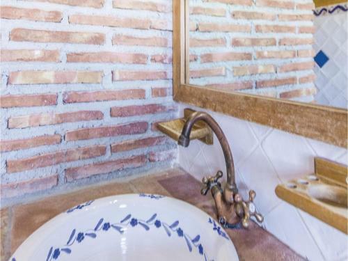 Five-bedroom Holiday Home In Almachar