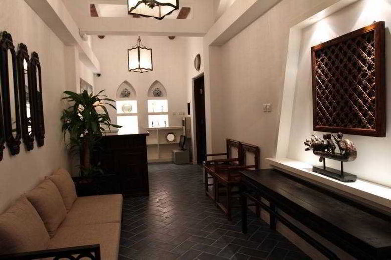 Redwall Jingshan Garden Hotel