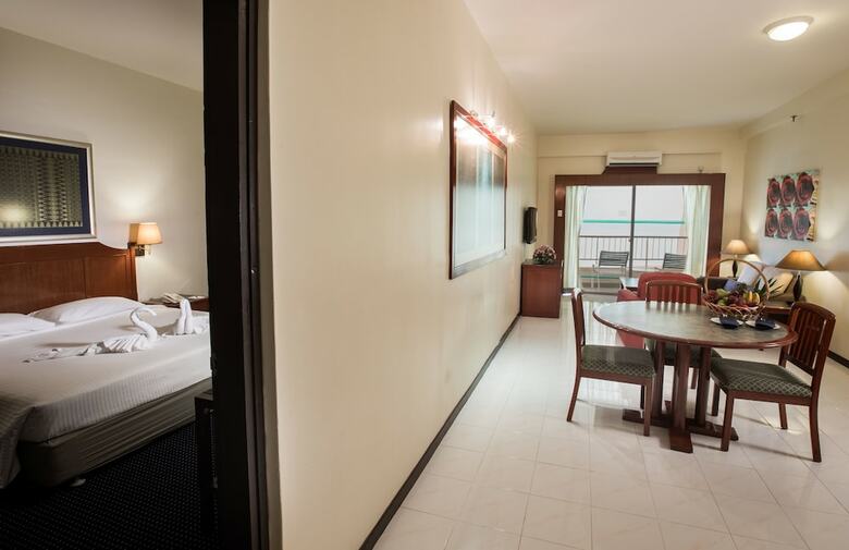 Hotel Rainbow Paradise Beach Resort