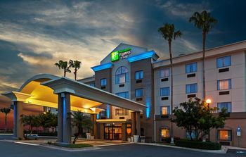 Holiday Inn Express Hotel & Suites Pharr