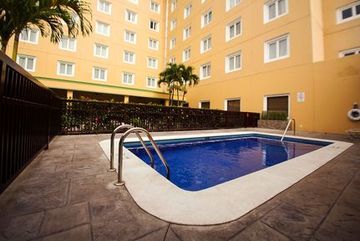 Hotel Holiday Inn Santa Elena