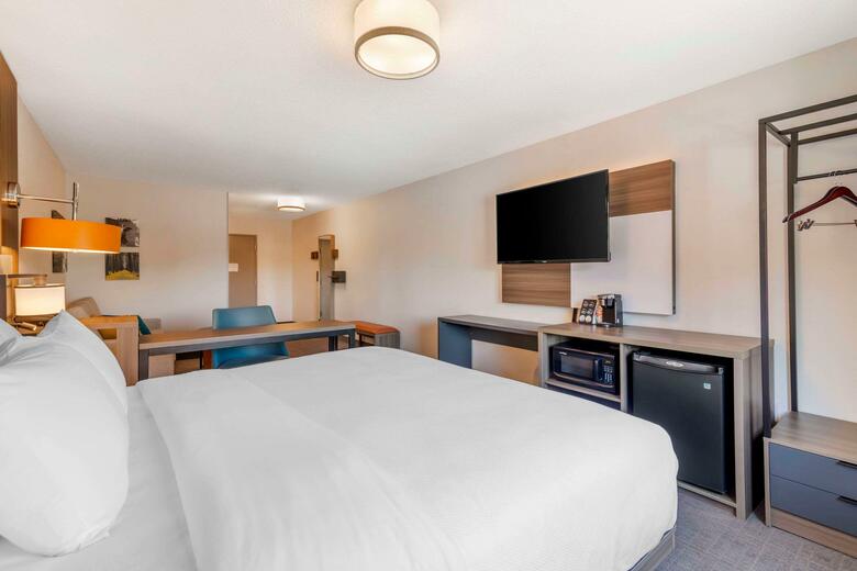 Hotel Comfort Inn & Suites