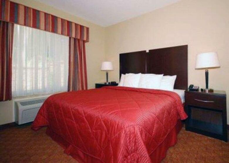 Hotel Comfort Inn & Suites