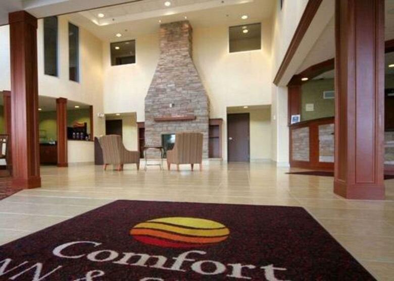 Hotel Comfort Inn & Suites