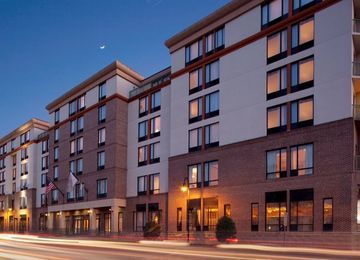 Hotel Doubletree By Hilton Savannah