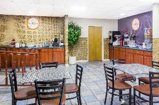 Hotel Howard Johnson Express Inn Savannah Ga