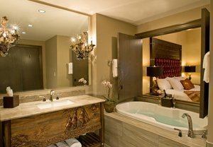 The Bohemian Hotel Savannah Riverfront, Autograph Collection
