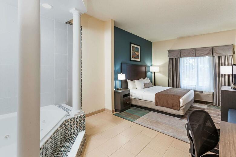 Hotel Wingate By Wyndham Schaumburg / Convention Center