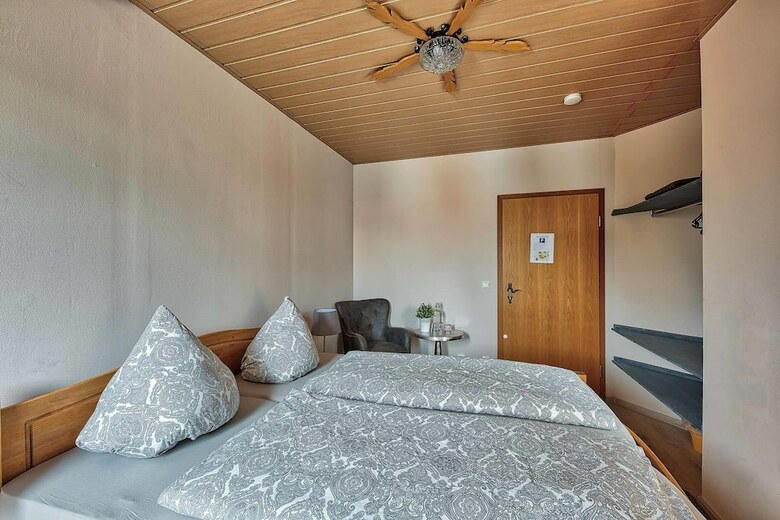 Hostal Landhaus-pension Am Pfaffensee